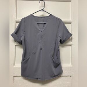 Jaanuu scrubs top women’s size small front half zipper and roll up sleeves gray